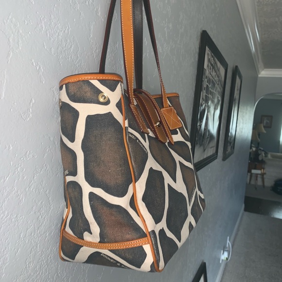 Dooney and Bourke bag - Picture 3 of 8